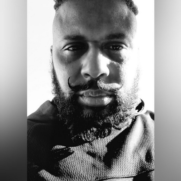 Meet your Posher, Bruce - Picture 1 of 1